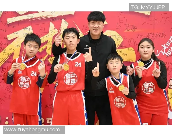 篮球场上的传奇之路：从少年到巨星的成长故事与背后付出的努力